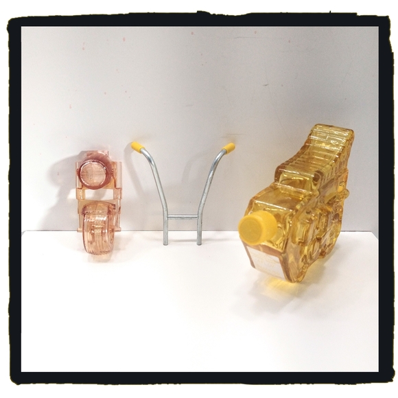 Vintage (circa 1975) Avon ☠️ Mini Bike ☠️ Glass Decanter (empty) - 6" L x 5" T - Picture 5 of 5